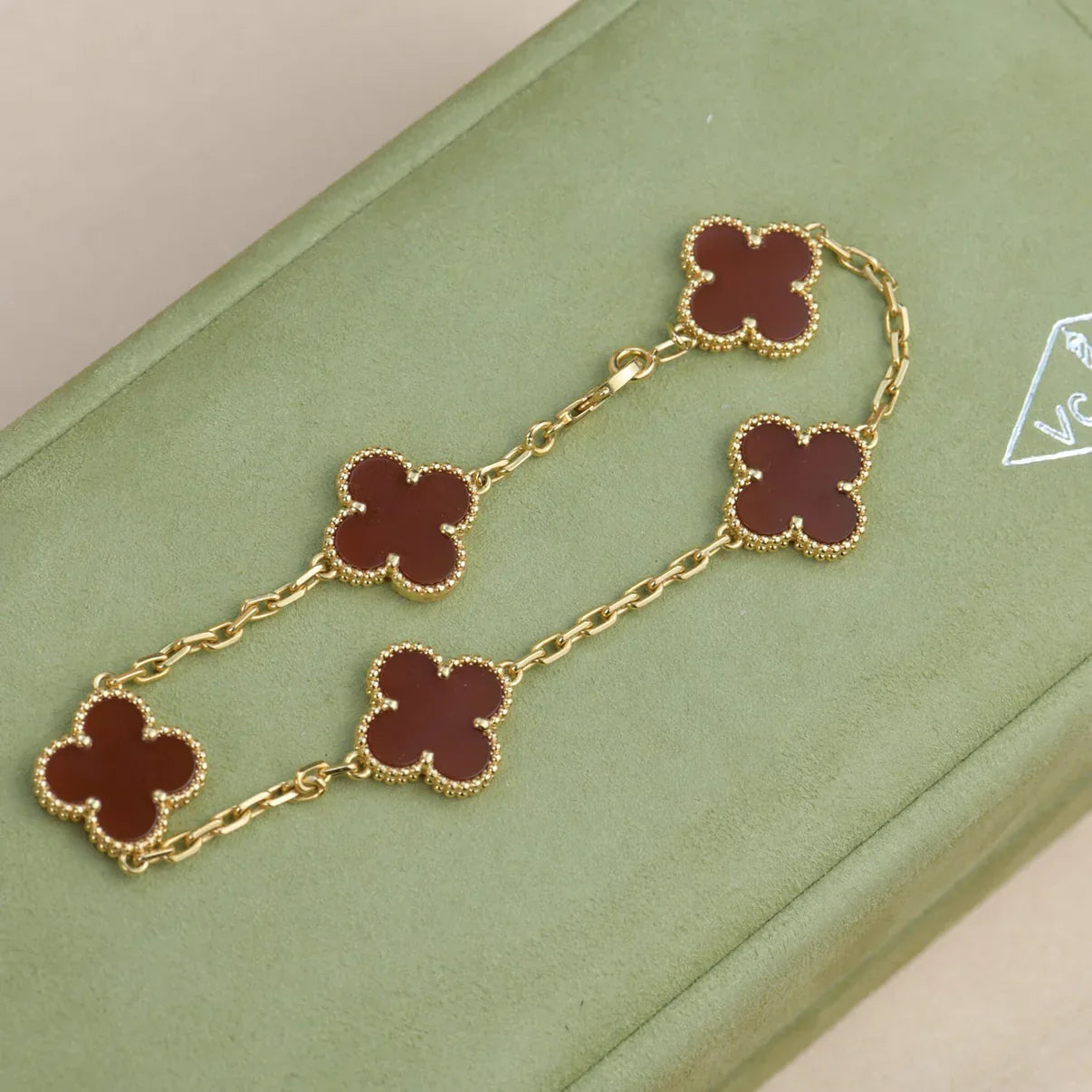 [Twinkle jewelry]New  CLOVER 5 MOTIF RED CORNELIAN BRACELET COLLECTION