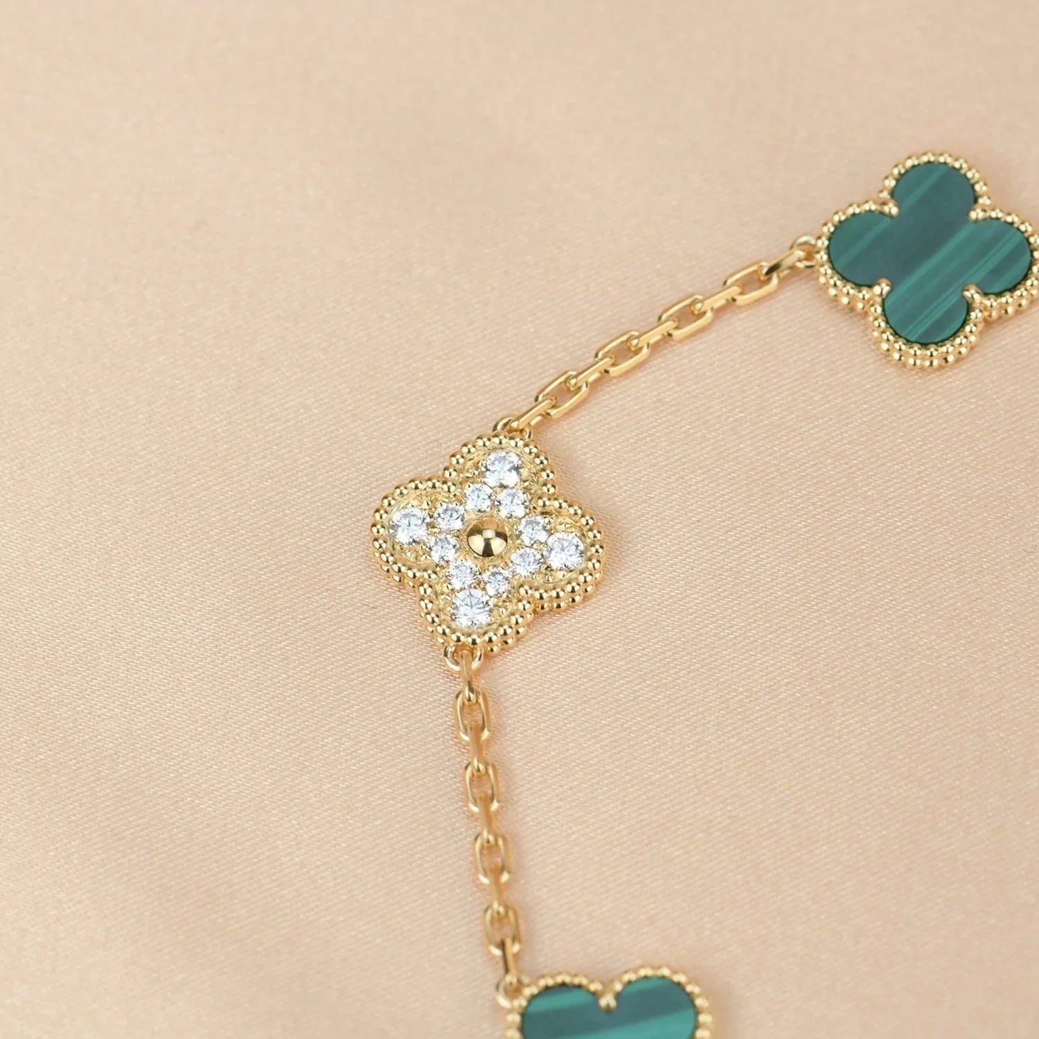 [Twinkle jewelry]New  CLOVER 5 MOTIF MALACHITE BRACELET COLLECTION