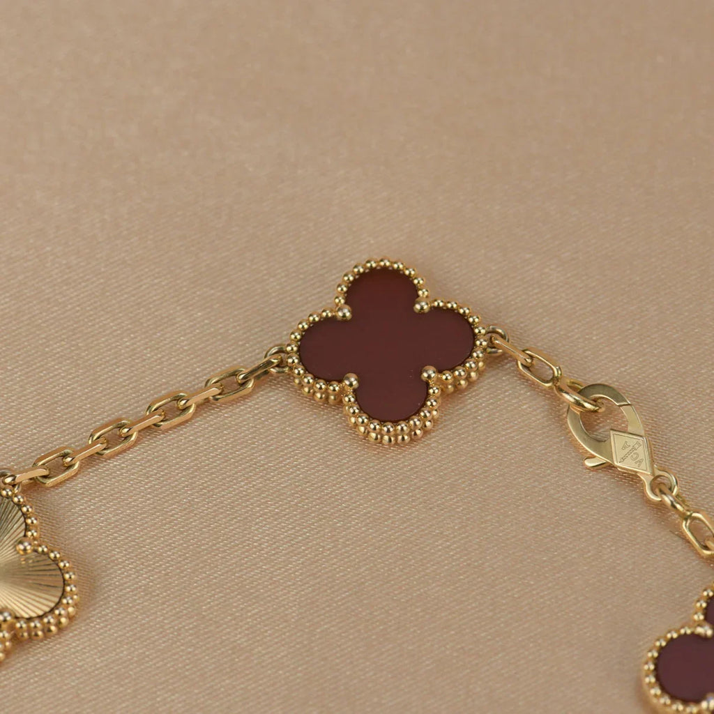 [Twinkle jewelry]New  CLOVER 5 MOTIF RED CORNELIAN BRACELET COLLECTION
