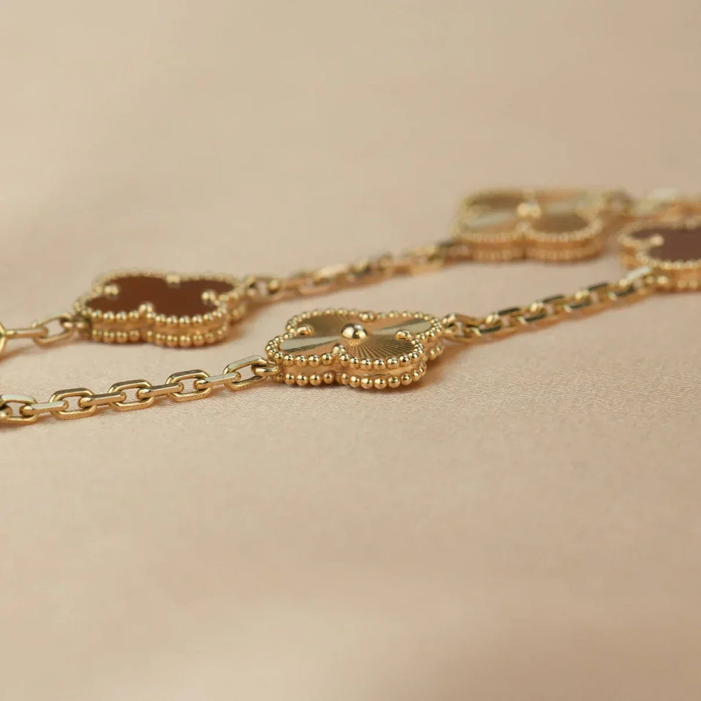 [Twinkle jewelry]New  CLOVER 5 MOTIF RED CORNELIAN BRACELET COLLECTION