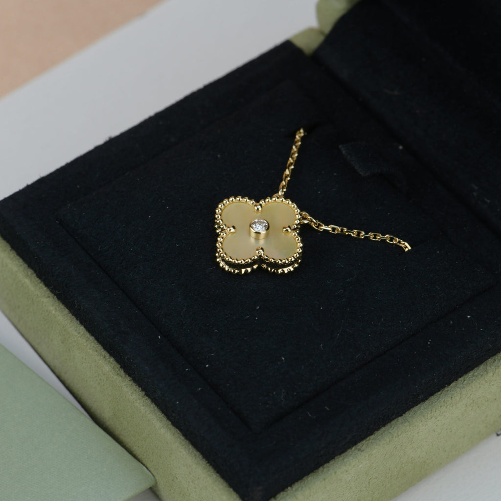 ¡®Twinkle jewelry¡¯CLOVER 15MM DIAMOND GOLD MOTHER OF PEARL NECKLACE