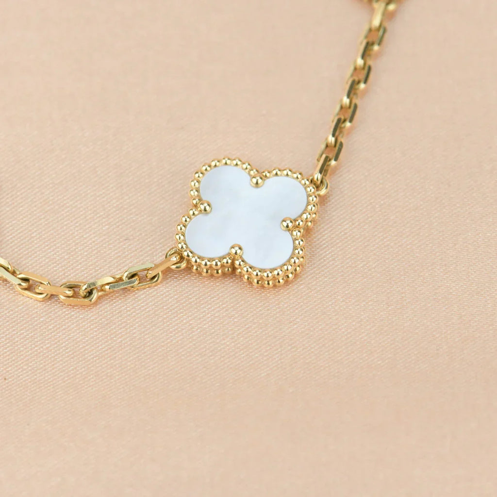 [Twinkle jewelry]New CLOVER WHITE PEARL MOP 5 MOTIF BRACELET COLLECTION