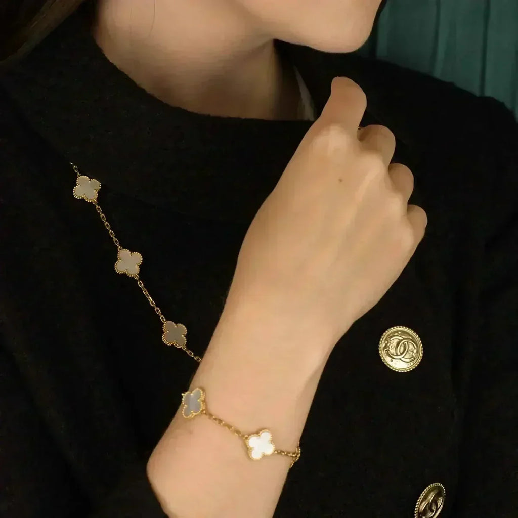 [Twinkle jewelry]New CLOVER WHITE PEARL MOP 5 MOTIF BRACELET COLLECTION