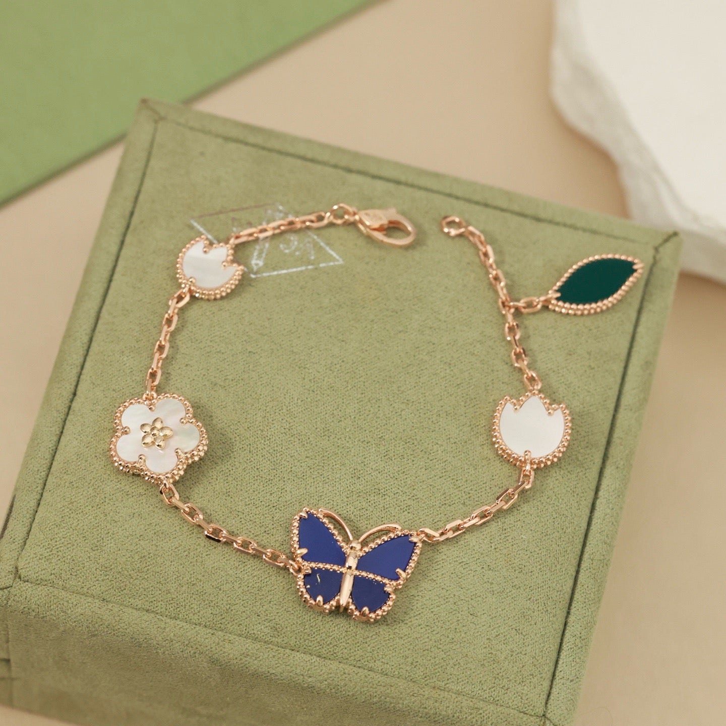 [Twinkle JURI]LUCKY SPRING BUTTERFLY 5 MOTIF BRACELET