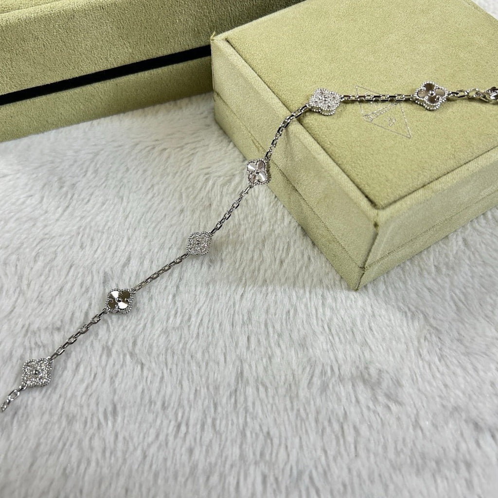 [¡®Twinkle jewelry¡¯]CLOVER 6 MOTIF DIAMOND LASER BRACELET