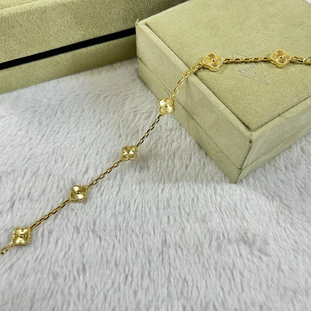 [Twinkle jewelry]New CLOVER 6 MOTIF DIAMOND BRACELET