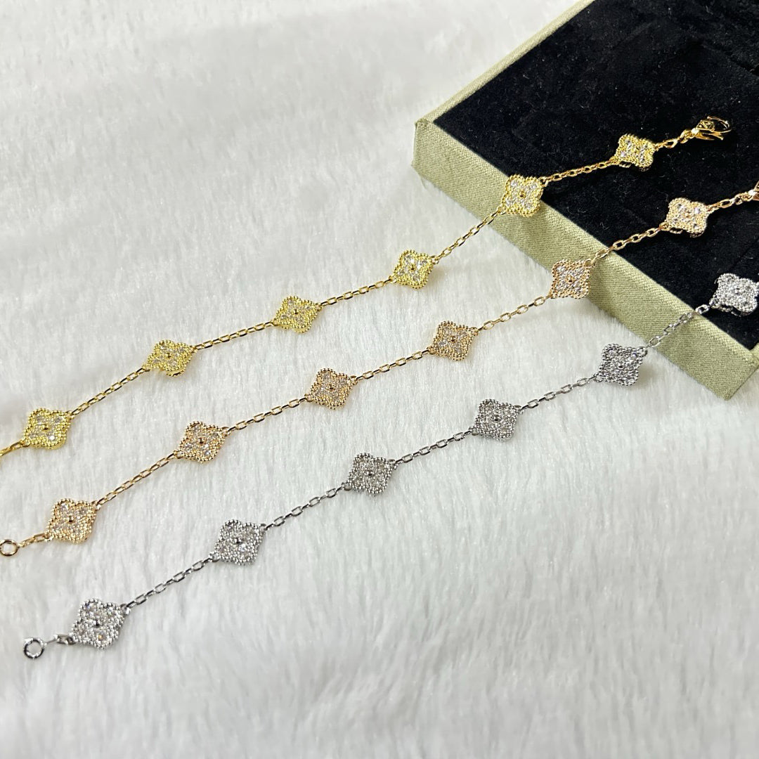 [Twinkle jewelry]New CLOVER 6 MOTIF DIAMOND BRACELET