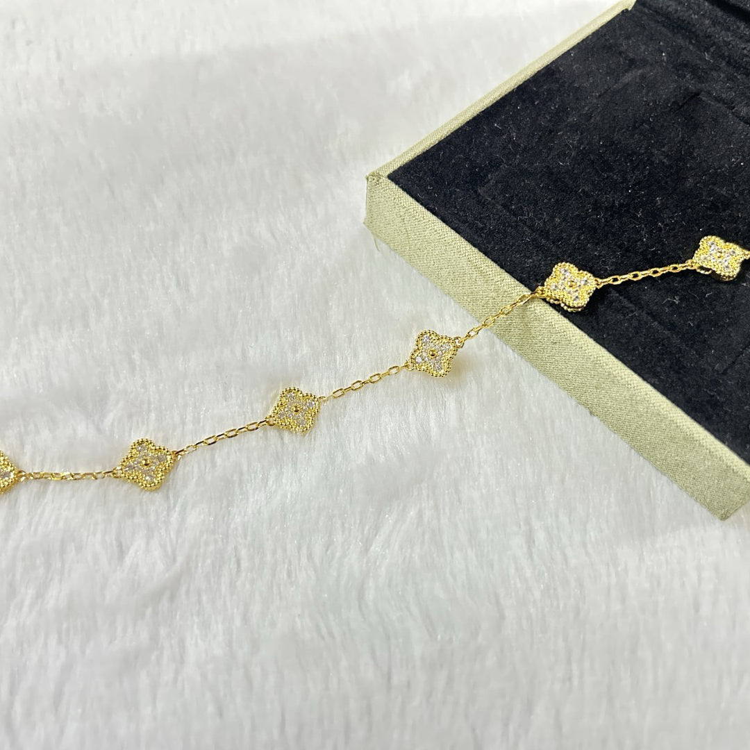 [Twinkle jewelry]New CLOVER 6 MOTIF DIAMOND BRACELET