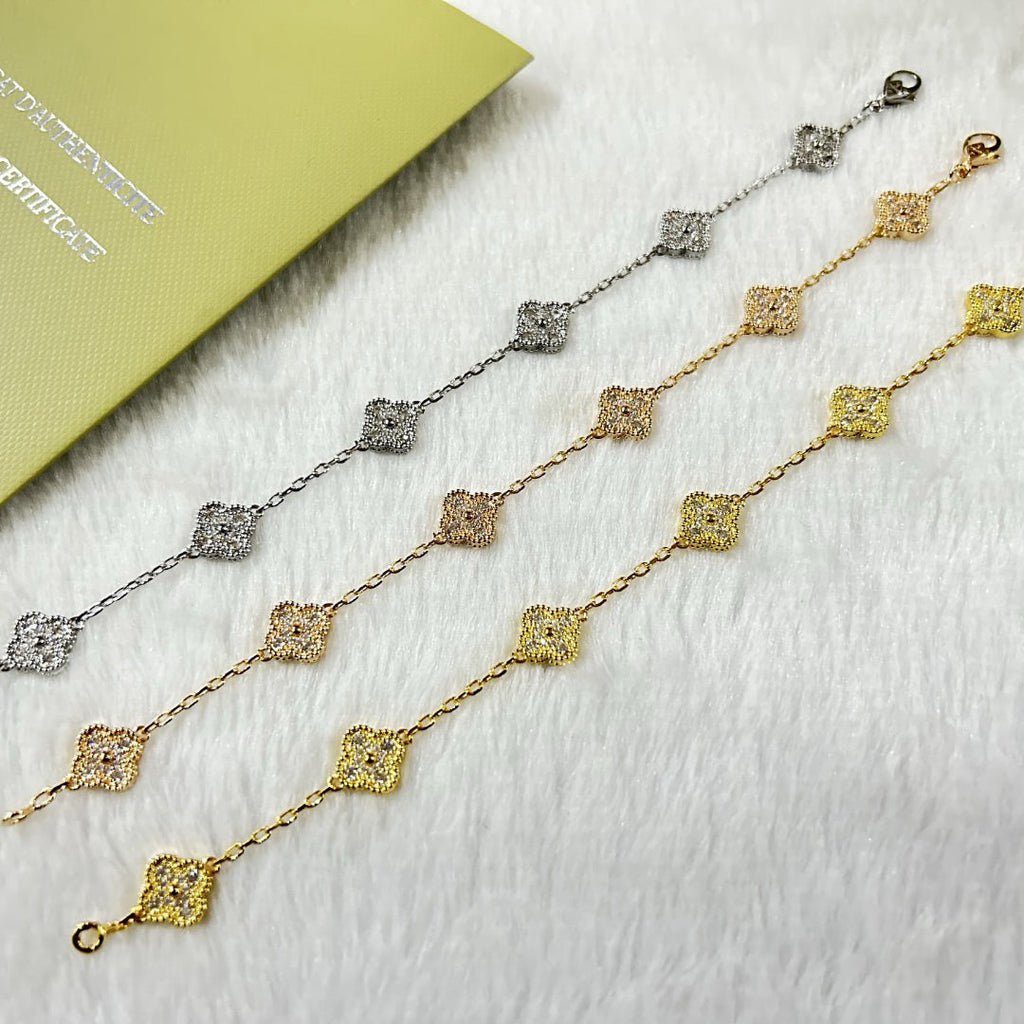 [Twinkle jewelry]New CLOVER 6 MOTIF DIAMOND BRACELET