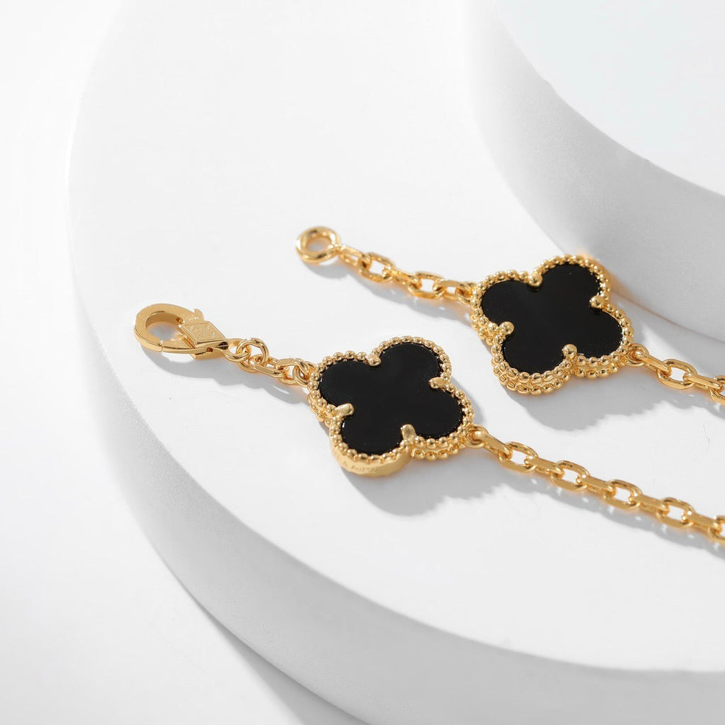 ¡®Twinkle jewelry¡¯CLOVER 10 MOTIFS ONYX NECKLACE