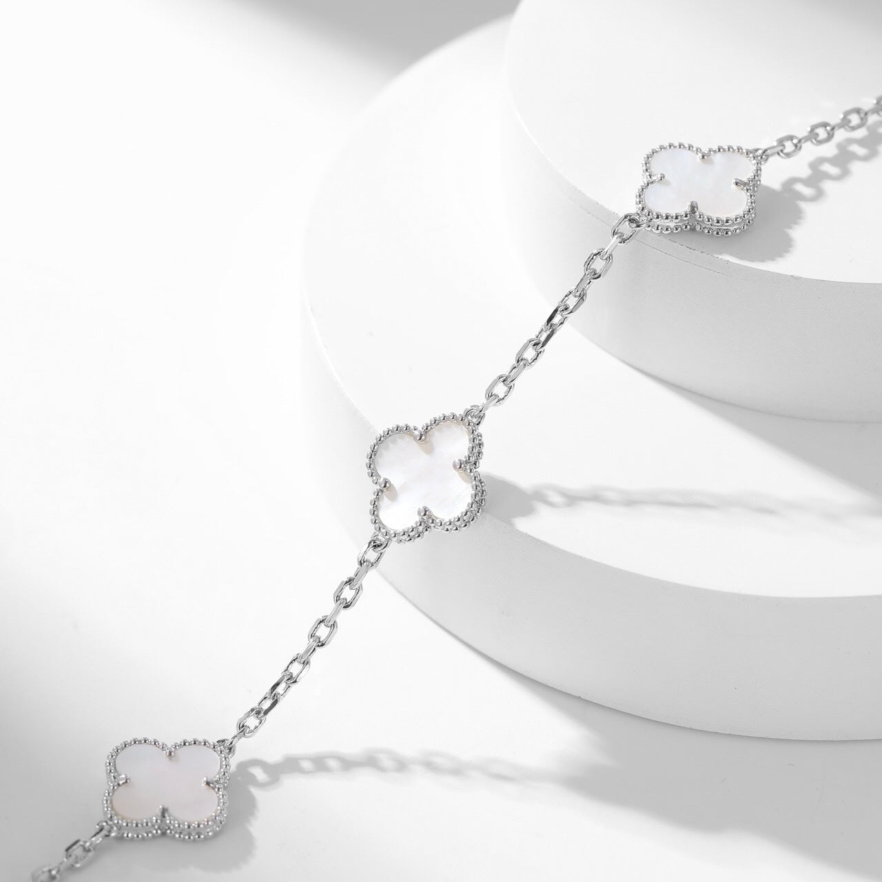 ¡®Twinkle jewelry¡¯CLOVER 10 MOTIFS WHITE MOTHER OF PEARL NECKLACE