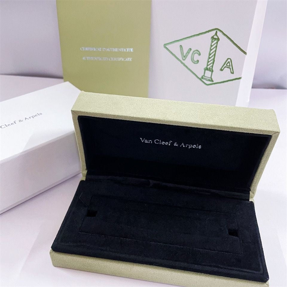 ¡®Twinkle jewelry¡¯VA CLOVER BRACELET NECKLACE RING BOX GIFT BAG