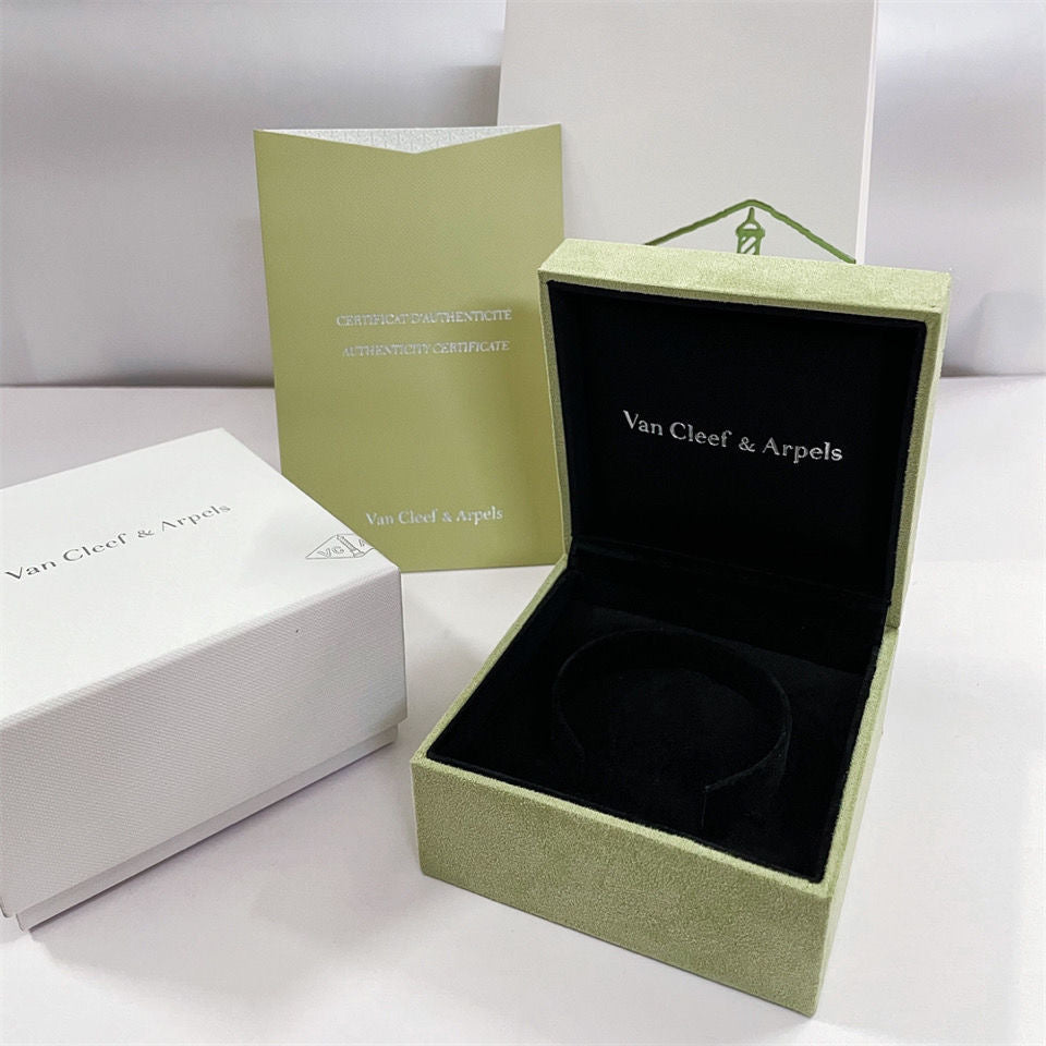 ¡®Twinkle jewelry¡¯VA CLOVER BRACELET NECKLACE RING BOX GIFT BAG