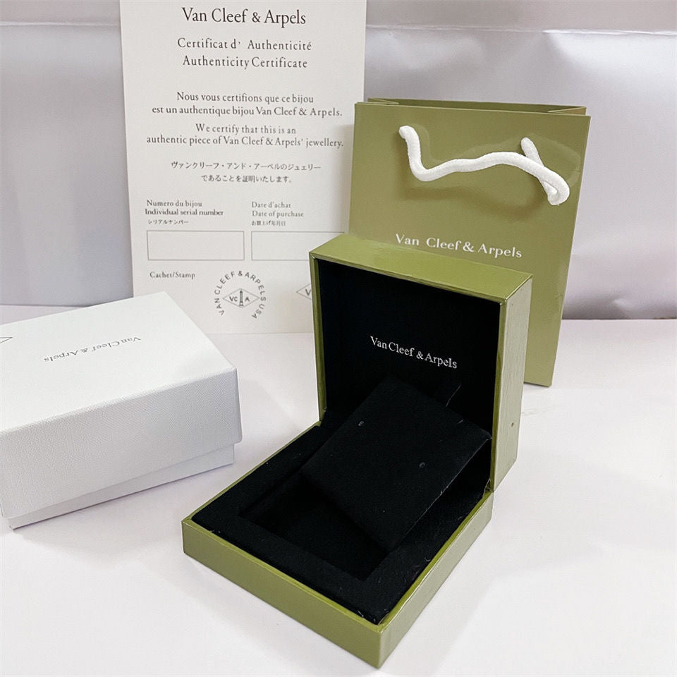 ¡®Twinkle jewelry¡¯VA CLOVER BRACELET NECKLACE RING BOX GIFT BAG
