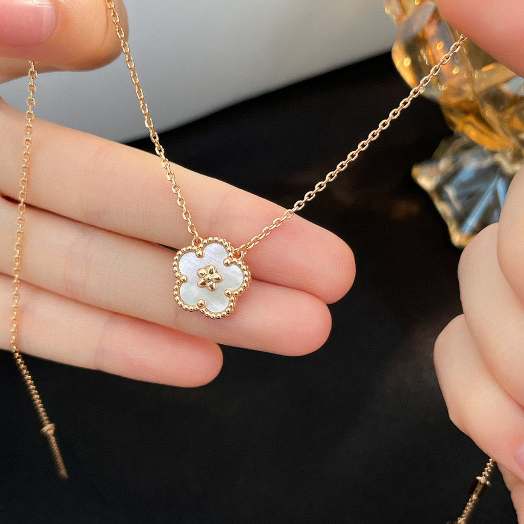 ¡®Twinkle jewelry¡¯LUCKY  WHITE MOP  PLUM BLOSSOM NECKLACE