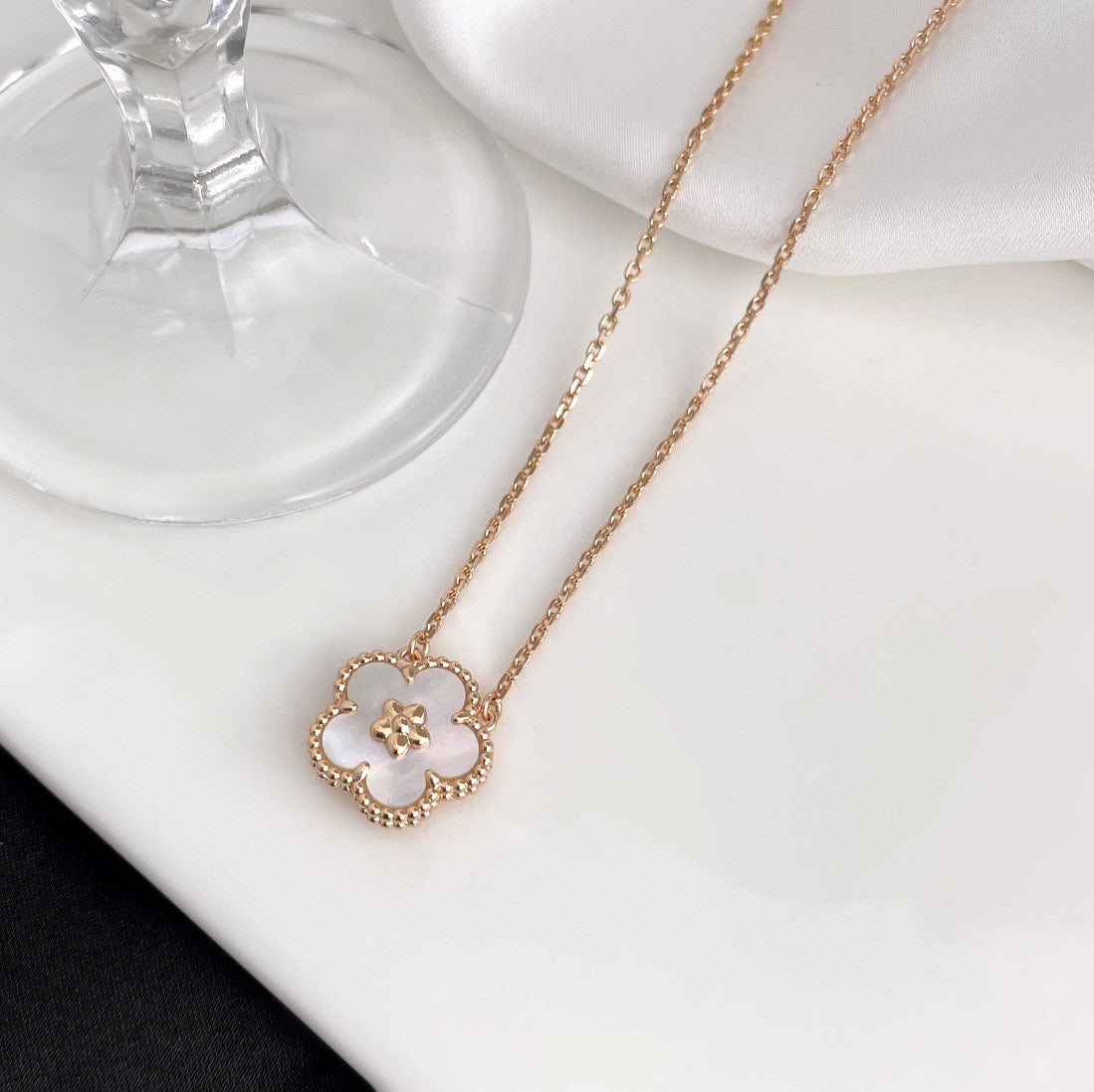 ¡®Twinkle jewelry¡¯LUCKY  WHITE MOP  PLUM BLOSSOM NECKLACE