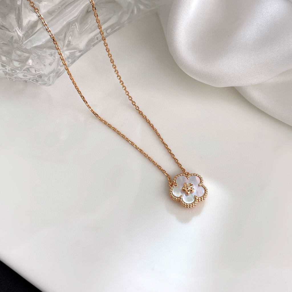 ¡®Twinkle jewelry¡¯LUCKY  WHITE MOP  PLUM BLOSSOM NECKLACE
