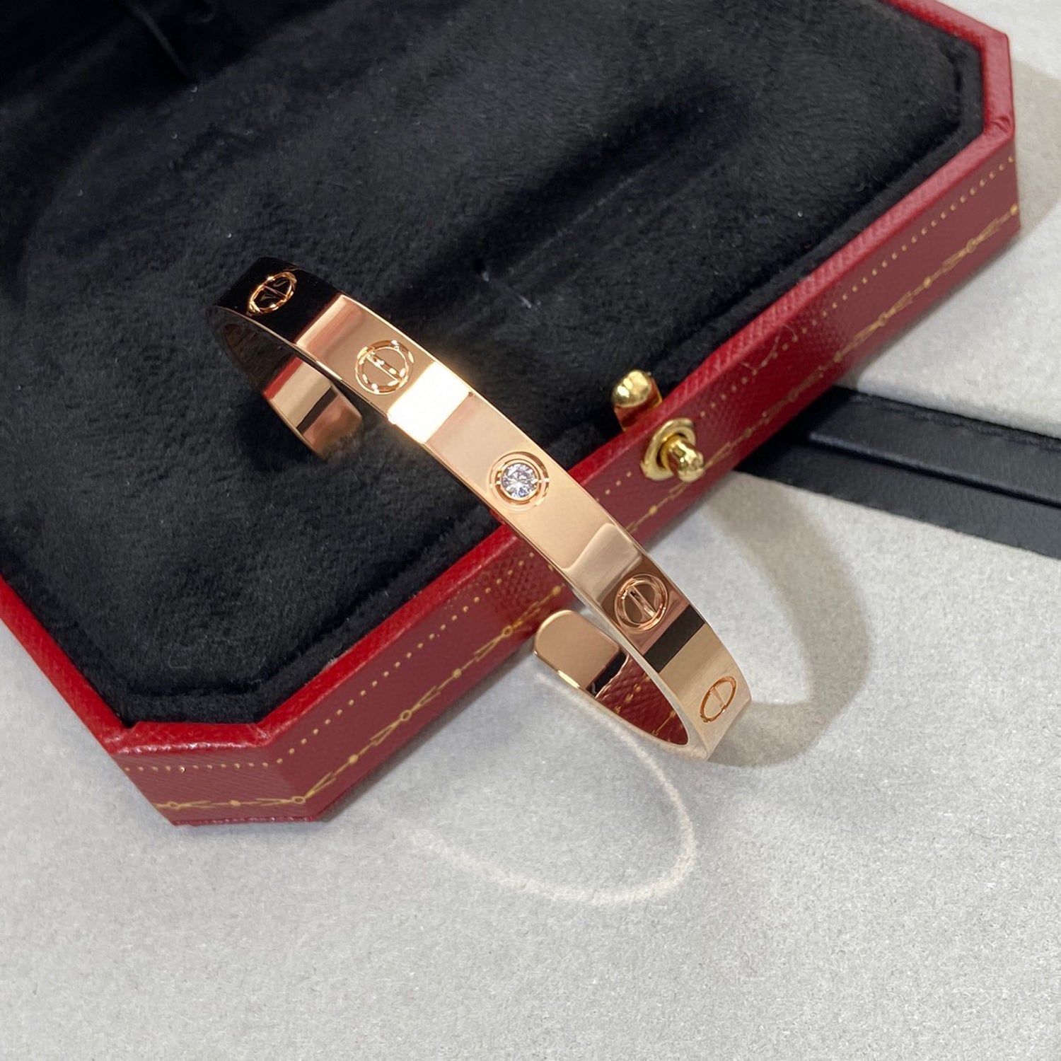 ¡®Twinkle jewelry¡¯LOVE BRACELET 6.1MM 1 DIAMOND OPEN CUFF