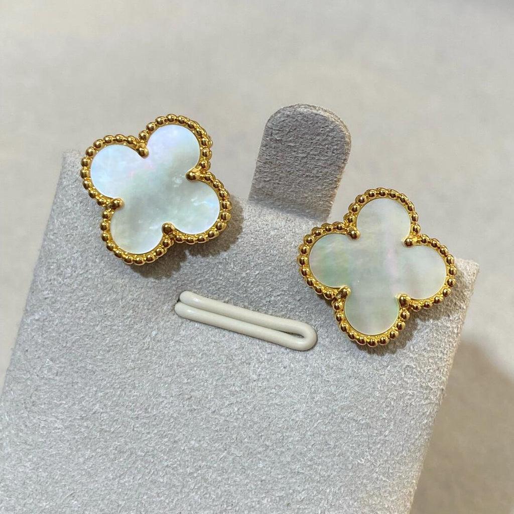[Twinkle jewelry] CLOVER LARGE (20mm) 1 MOTIFS WHITE MOP STUD EARRINGS