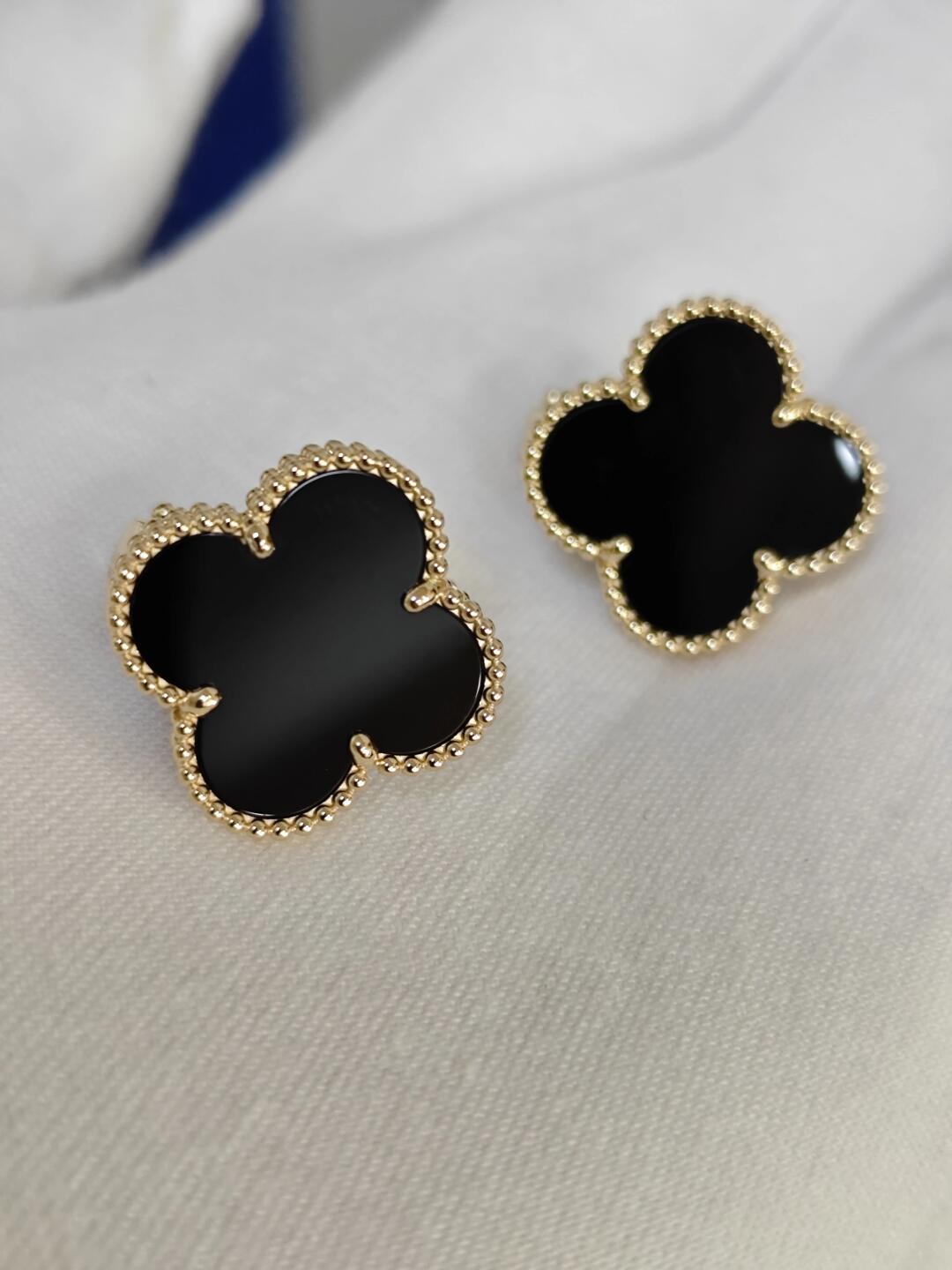 [Twinkle jewelry] CLOVER 20MM BLACK MOP EARRINGS