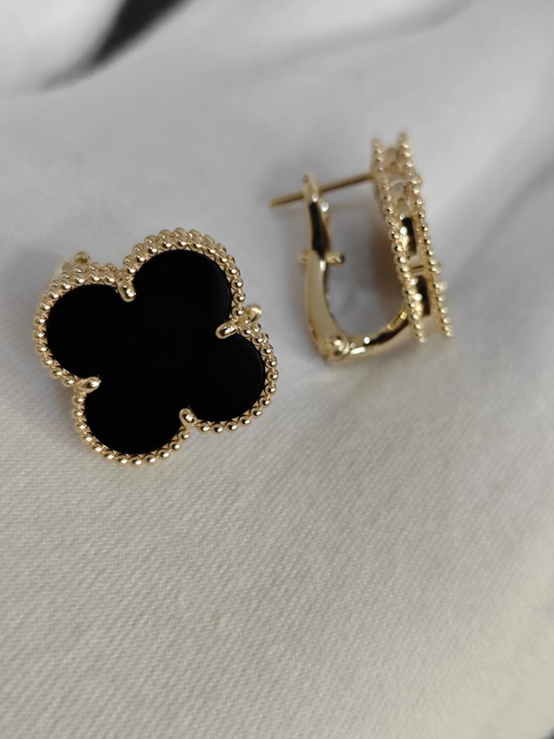[Twinkle jewelry] CLOVER 20MM BLACK MOP EARRINGS