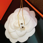 ¡®Twinkle jewelry¡¯H WHITE SQUARE GOLD NECKLACE