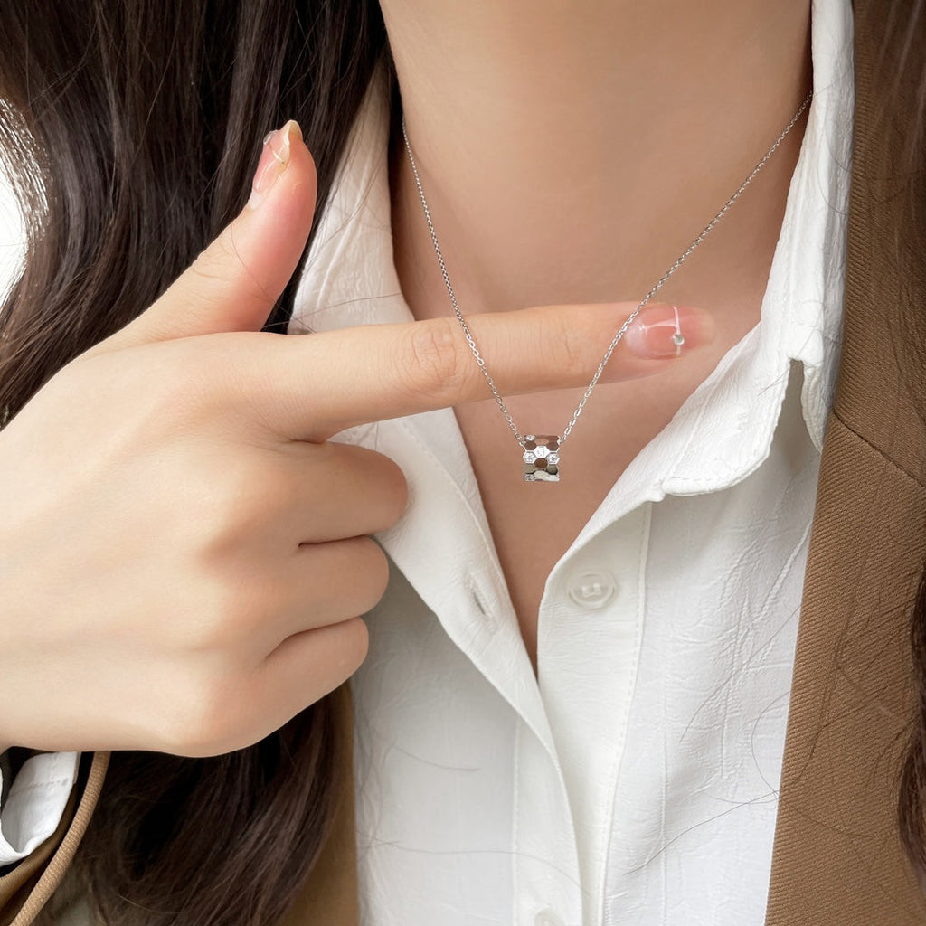 ¡®Twinkle jewelry¡¯BEE MINI PEDANT DIAMOND NECKLACE