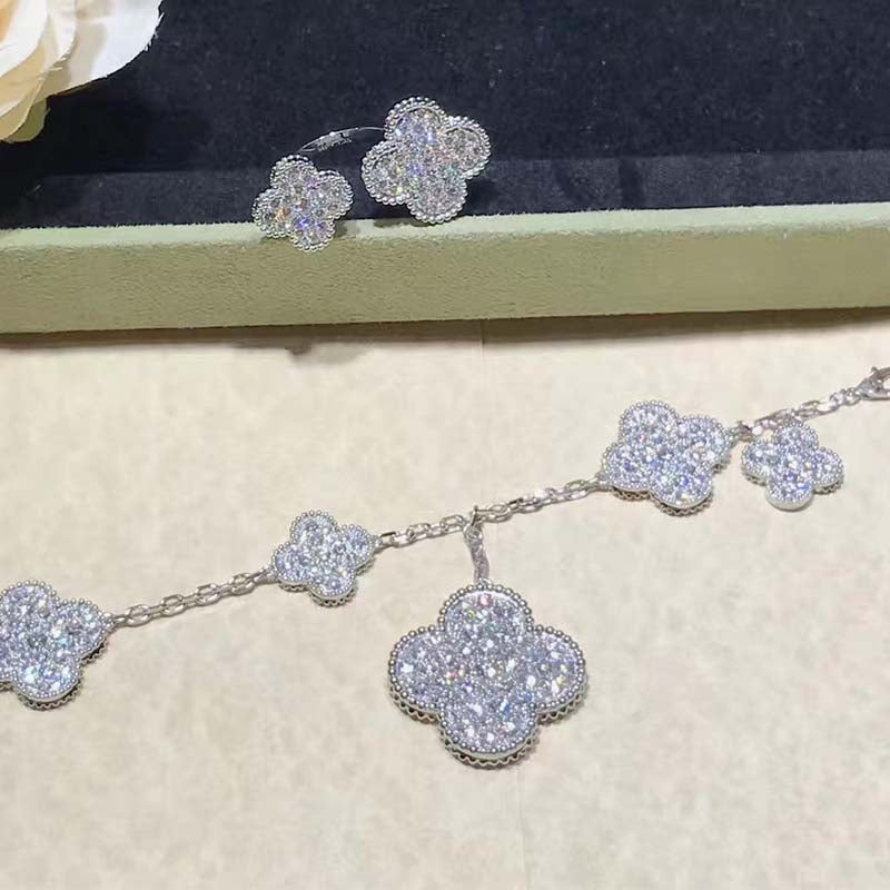 ¡®Twinkle jewelry¡¯CLOVER 6 MOTIFS SILVER DIAMOND BRACELET