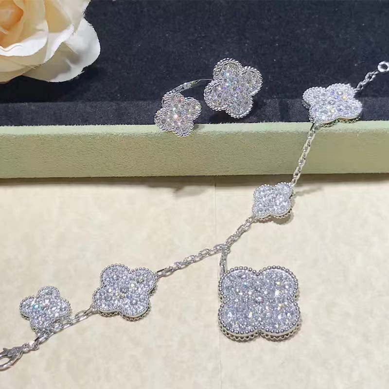 ¡®Twinkle jewelry¡¯CLOVER 6 MOTIFS SILVER DIAMOND BRACELET