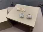 ¡®Twinkle jewelry¡¯JEUX DE WHITE MOP SILVER DIAMOND EARRINGS