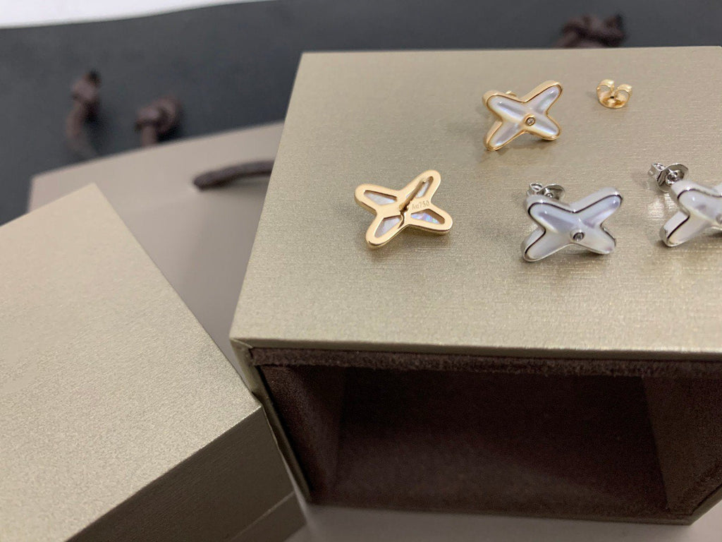 ¡®Twinkle jewelry¡¯JEUX DE WHITE MOP SILVER DIAMOND EARRINGS