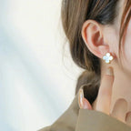 ¡®Twinkle jewelry¡¯CLOVER MEDIUM 1 MOTIFS  WHITE MOP STUD EARRINGS