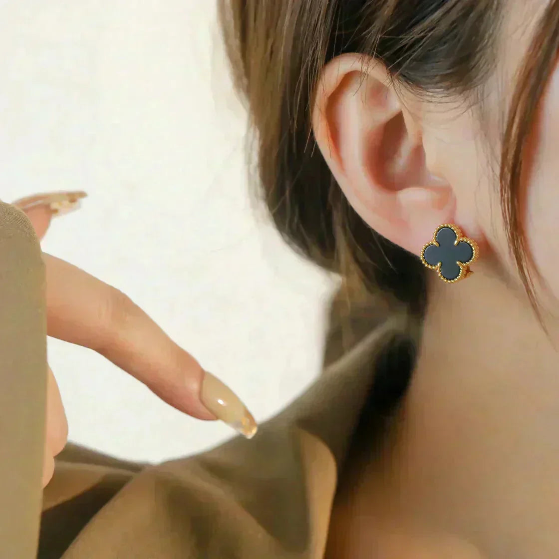 ¡®Twinkle jewelry¡¯CLOVER MEDIUM 1 MOTIFS  ONYX STUD EARRINGS