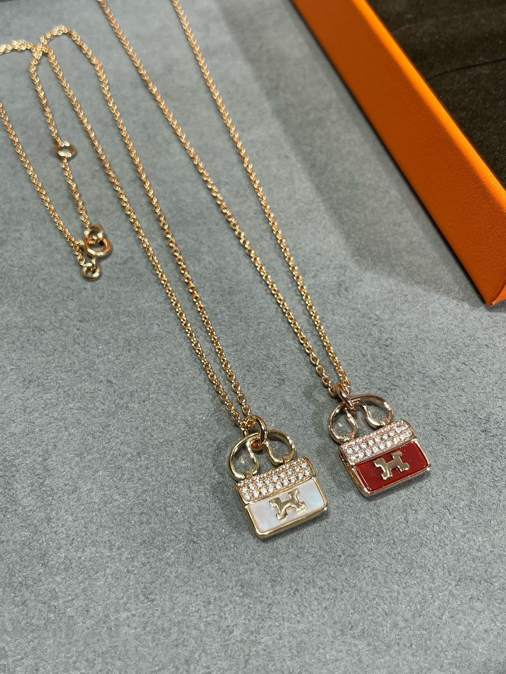 ¡®Twinkle jewelry¡¯H CIRCE MOISSANITE PENDANT NECKLACE GOLD