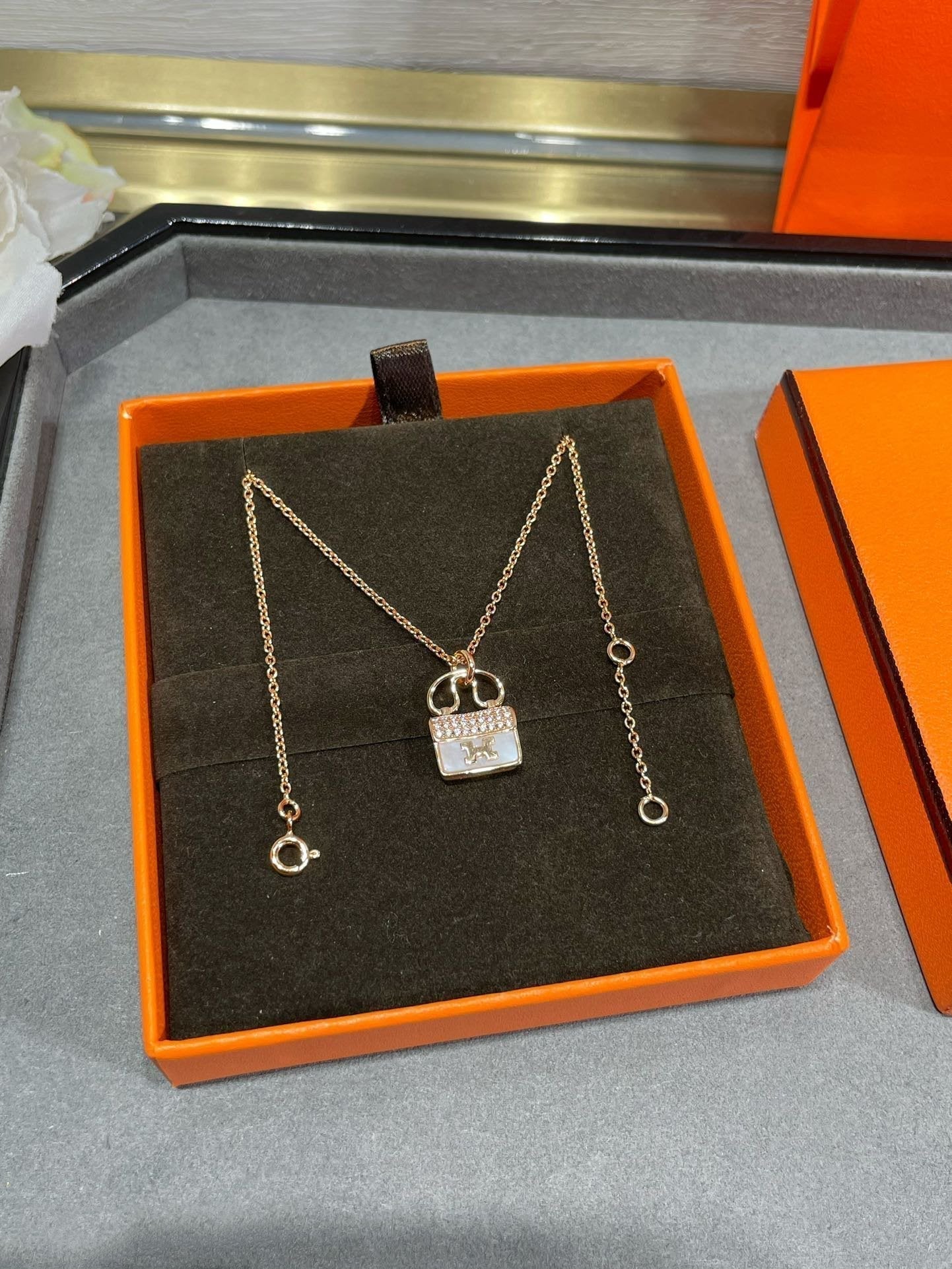 ¡®Twinkle jewelry¡¯H CIRCE MOISSANITE PENDANT NECKLACE GOLD