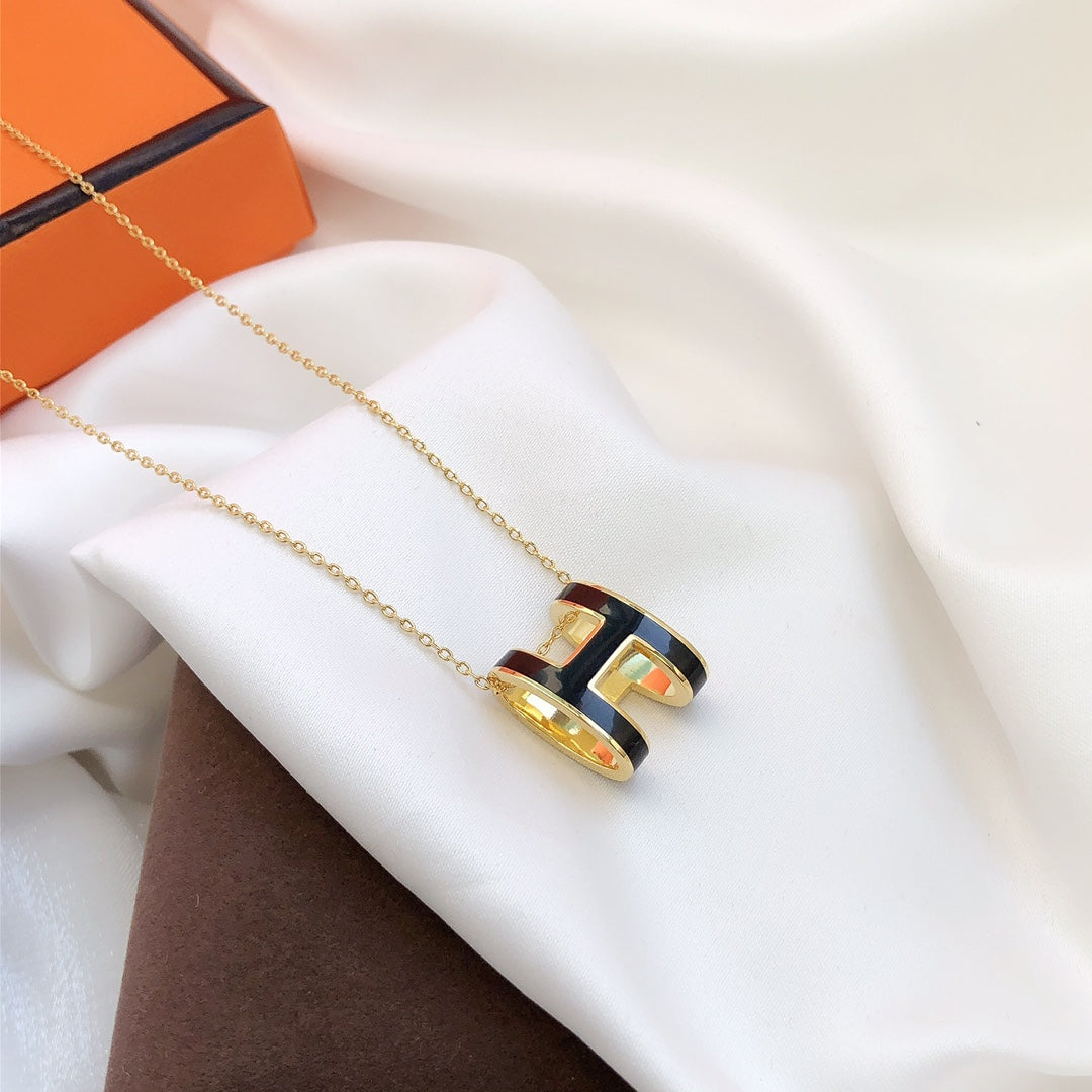 ¡®Twinkle jewelry¡¯HM CLIC BLACK ENAMEL GOLD NECKLACE