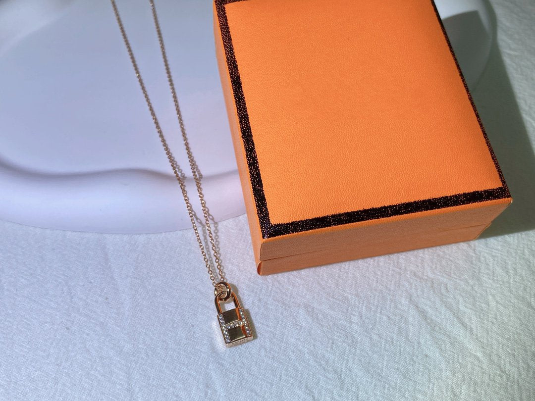 ¡®Twinkle jewelry¡¯HM ADVANCED NICHE LOCK HEAD NECKLACE DIAMONDS