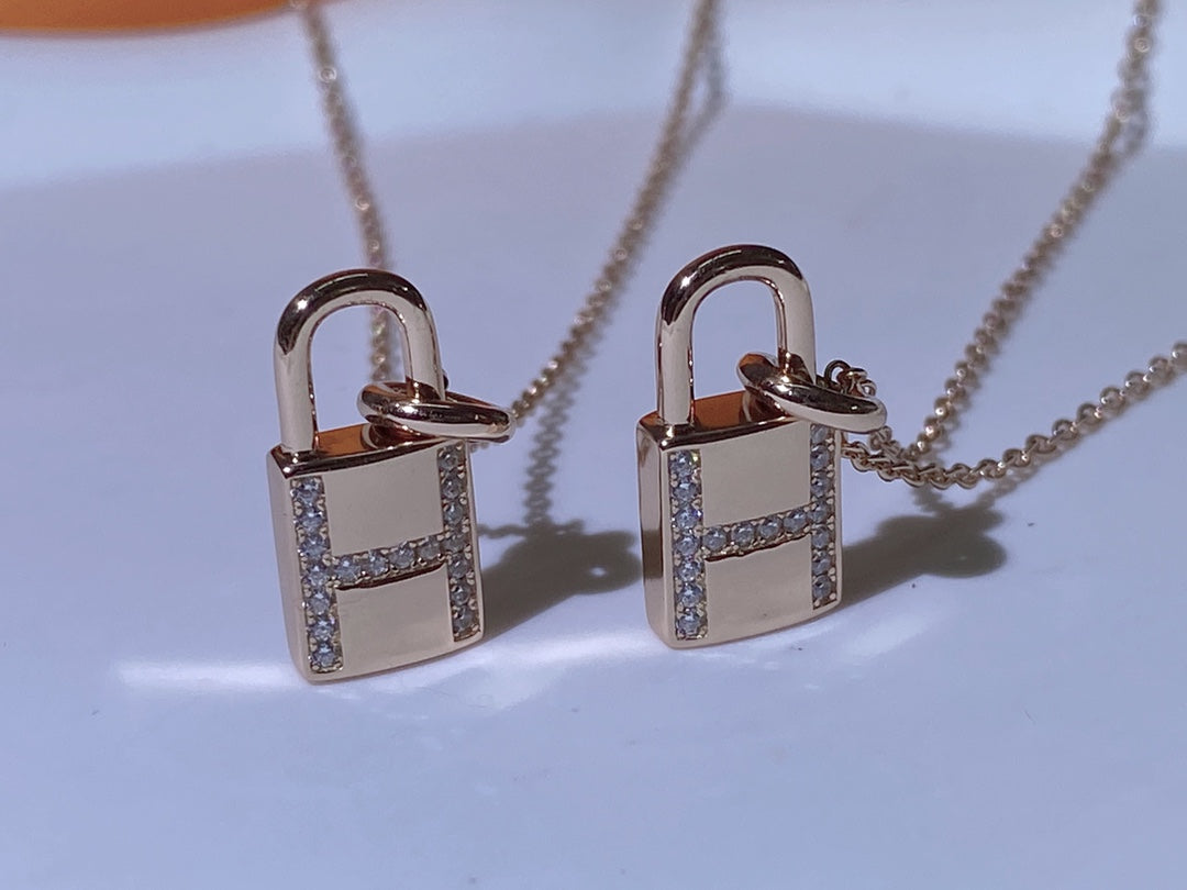 ¡®Twinkle jewelry¡¯HM ADVANCED NICHE LOCK HEAD NECKLACE DIAMONDS