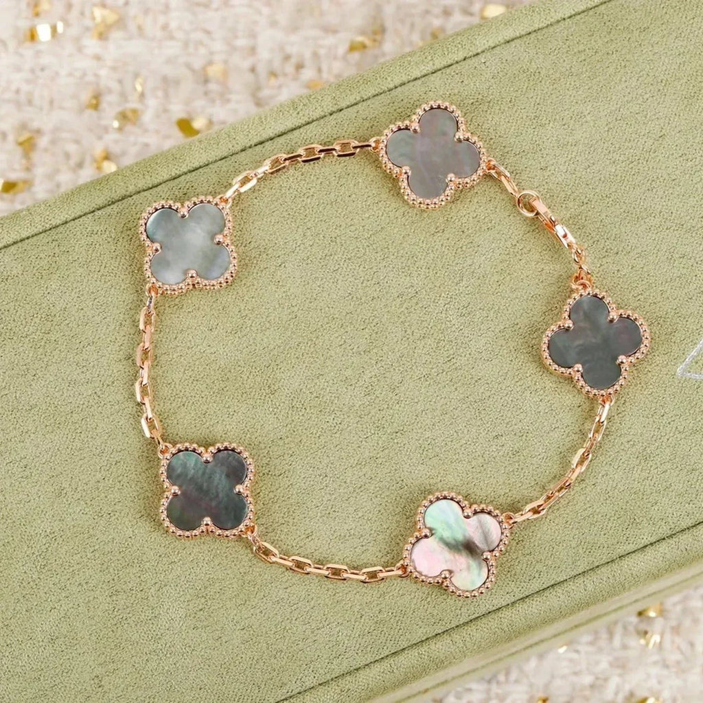 [Twinkle jewelry]New CLOVER 5 MOTIF GRAY MOP BRACELET COLLECTION