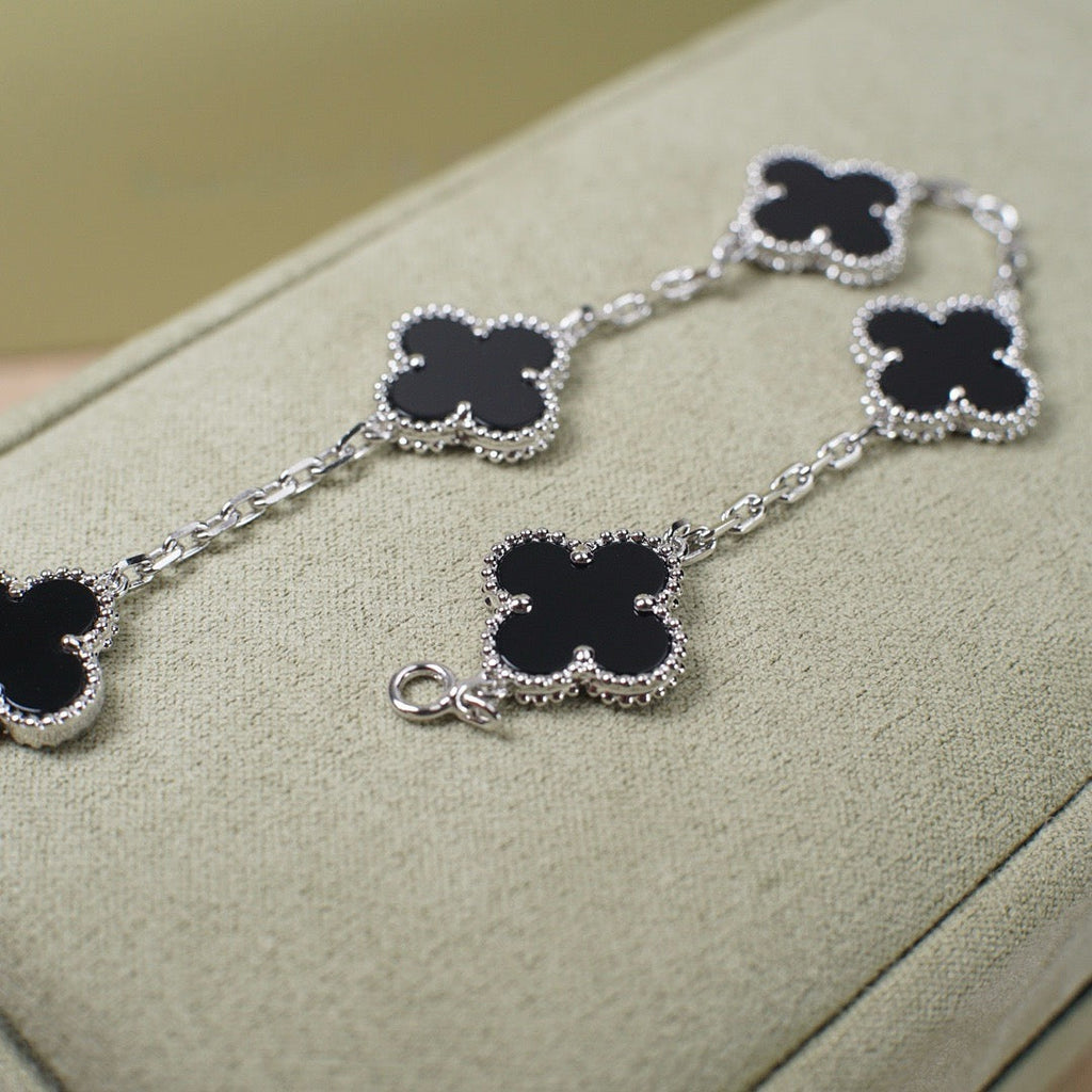 [Twinkle jewelry]New CLOVER 5 MOTIF ONYXS BRACELET COLLECTION