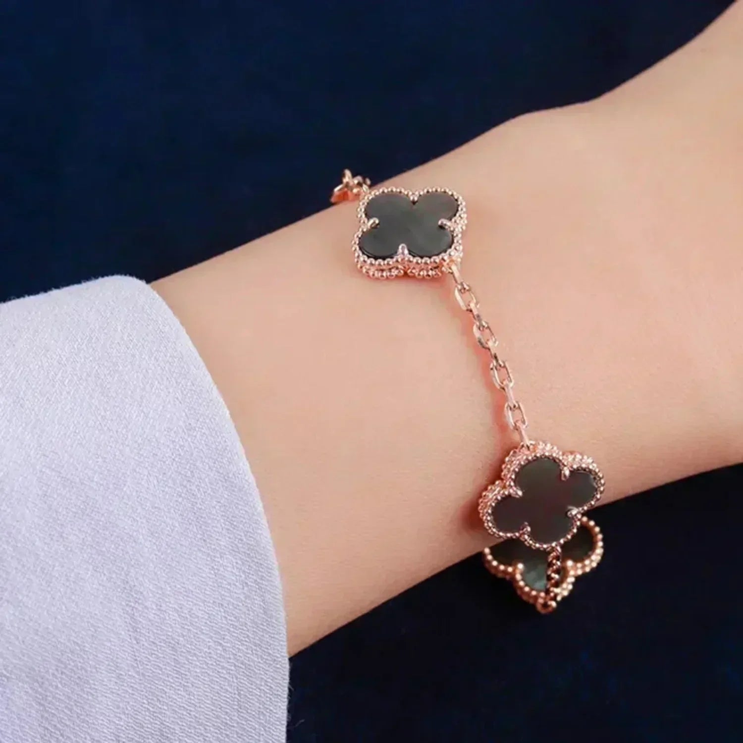 [Twinkle jewelry]New CLOVER 5 MOTIF GRAY MOP BRACELET COLLECTION