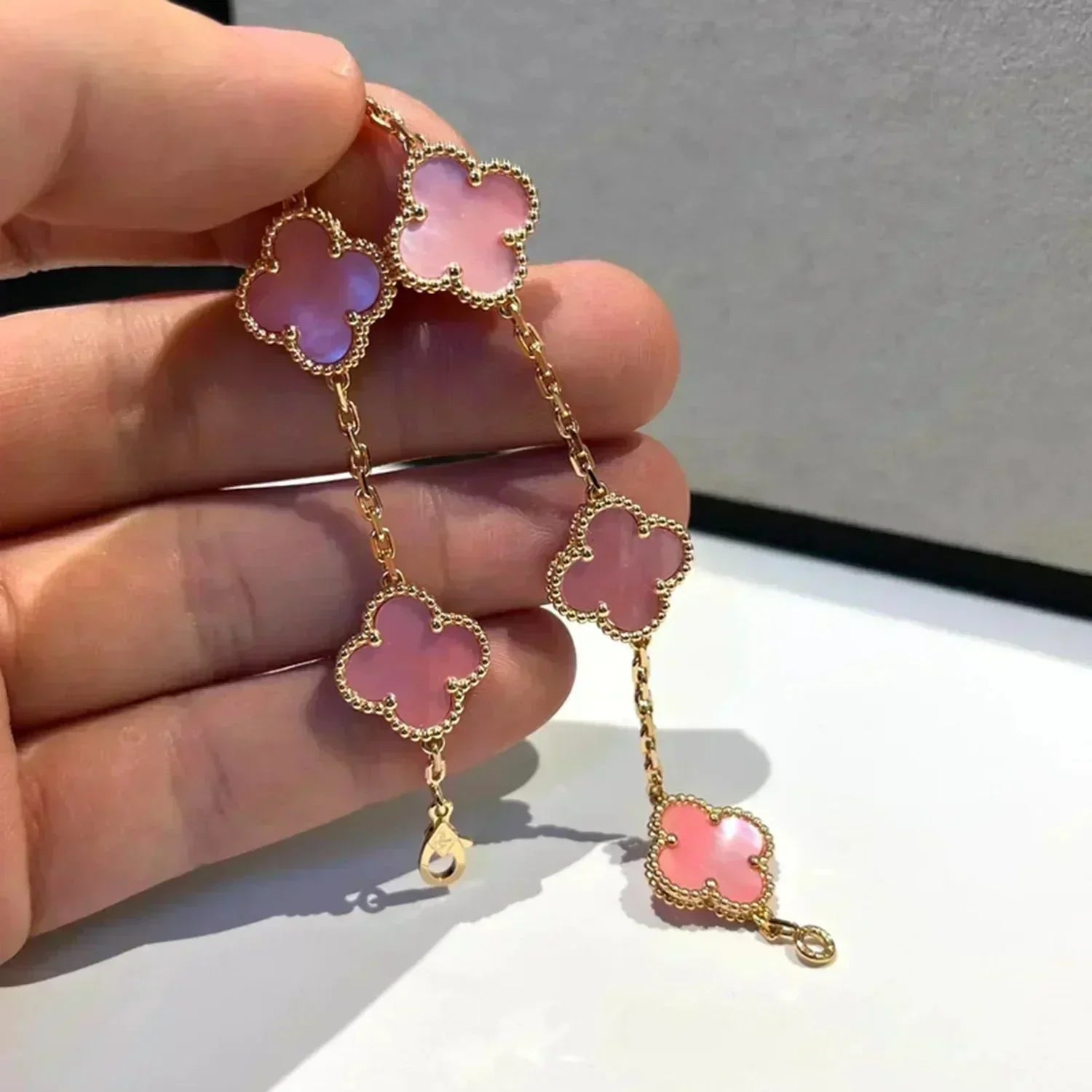 [Twinkle jewelry]New  CLOVER 5 MOTIFS  PINK MOP BRACELET COLLECTION