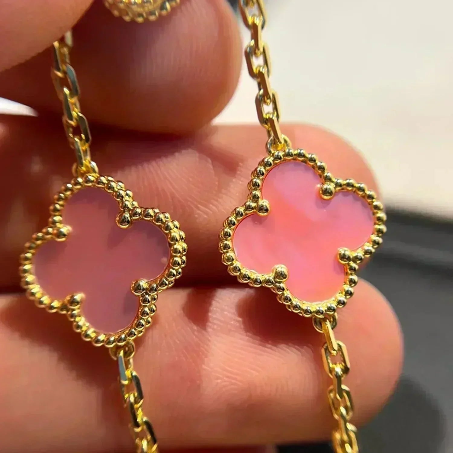 [Twinkle jewelry]New  CLOVER 5 MOTIFS  PINK MOP BRACELET COLLECTION