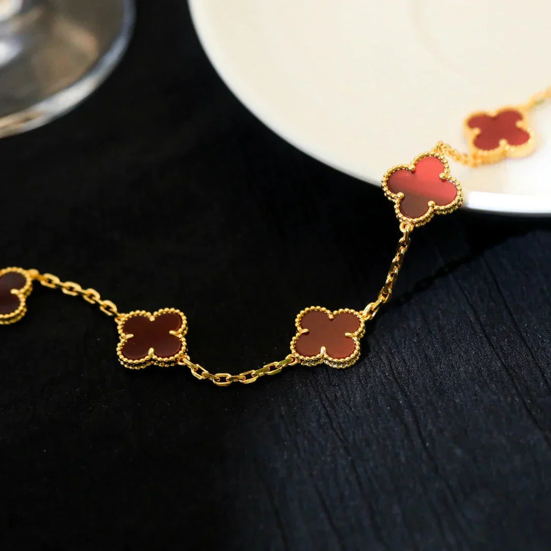 [Twinkle jewelry]New  CLOVER 5 MOTIF RED CORNELIAN BRACELET COLLECTION