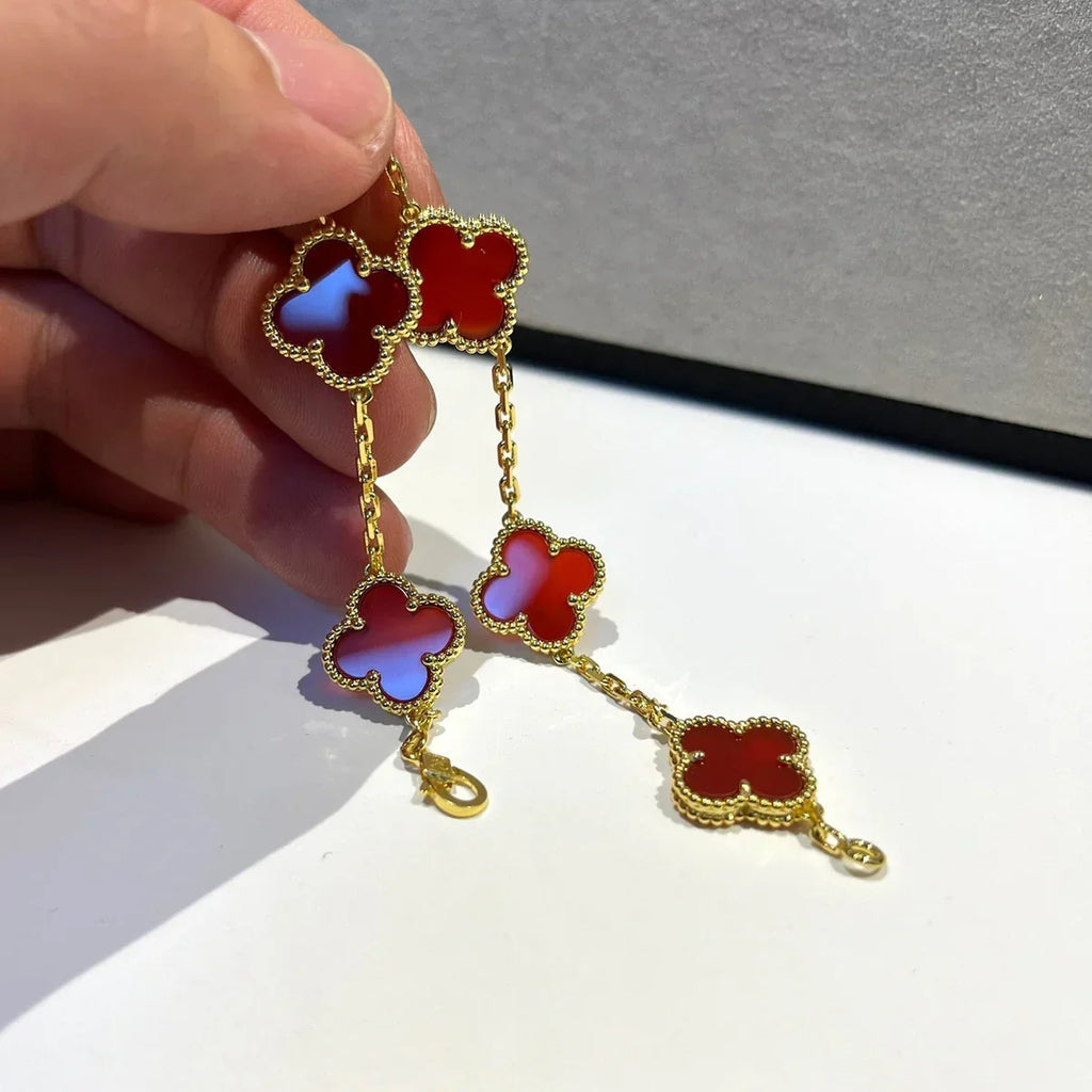 [Twinkle jewelry]New  CLOVER 5 MOTIF RED CORNELIAN BRACELET COLLECTION