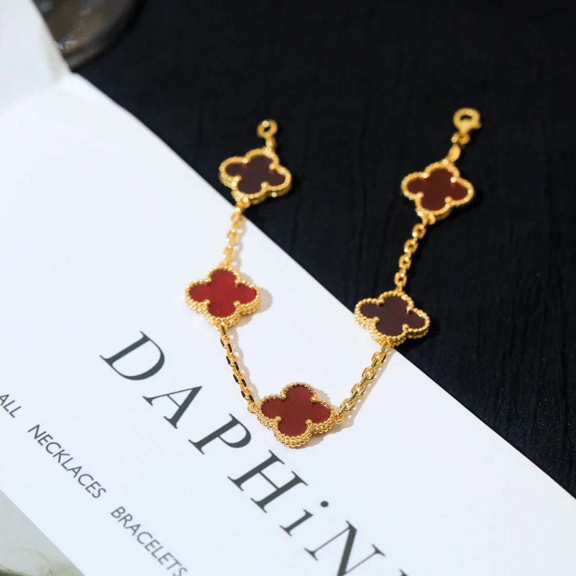 [Twinkle jewelry]New  CLOVER 5 MOTIF RED CORNELIAN BRACELET COLLECTION
