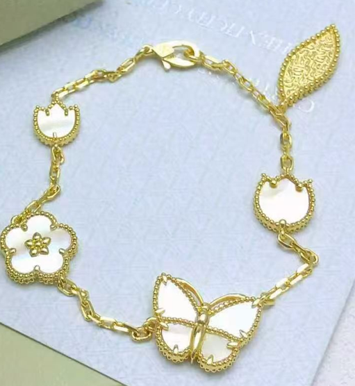 [Twinkle] 26 NEW CLOVER LUCKY LIGHT YELLOW AND WHITE SET