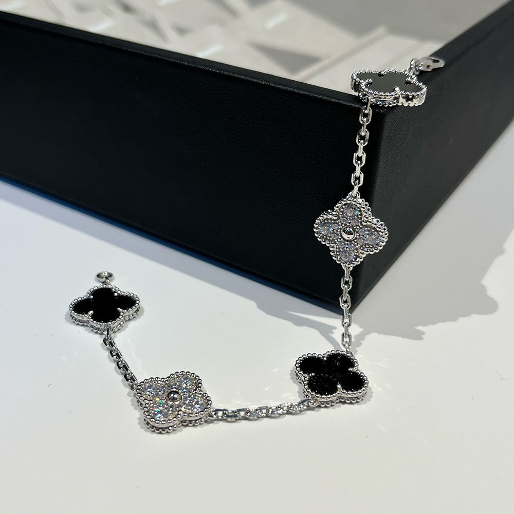 [Twinkle jewelry]New CLOVER 5 MOTIF ONYXS BRACELET COLLECTION