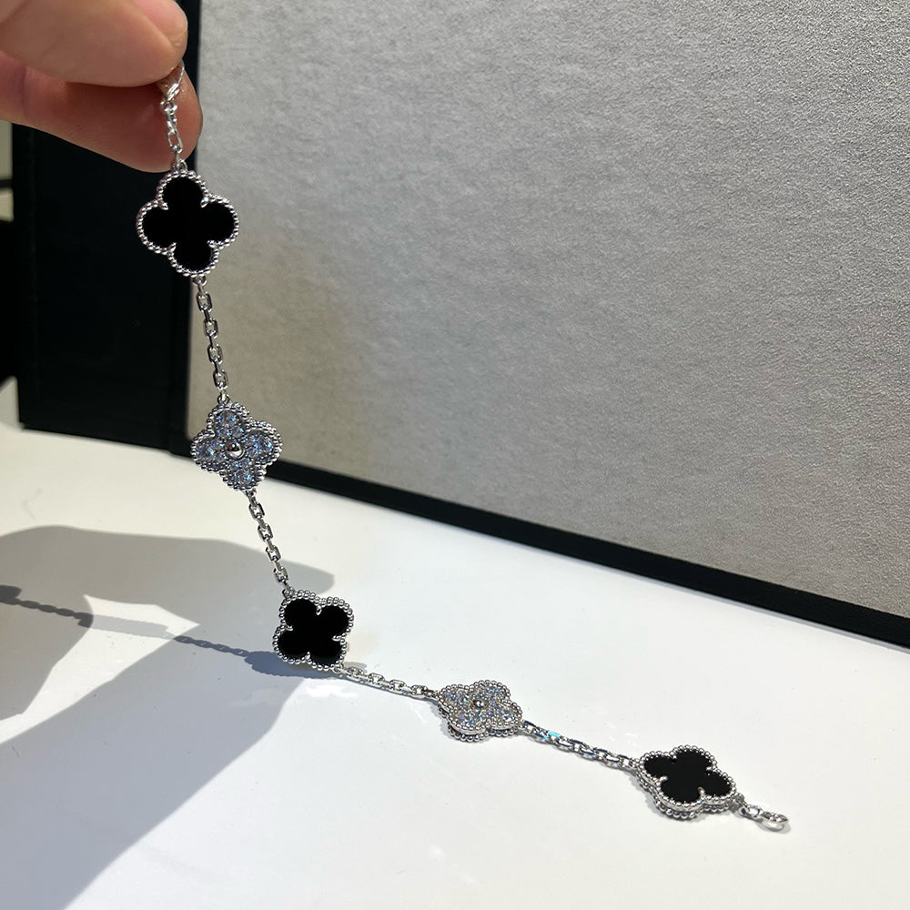 [Twinkle jewelry]New CLOVER 5 MOTIF ONYXS BRACELET COLLECTION