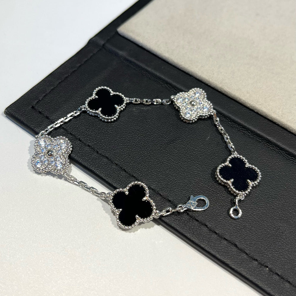 [Twinkle jewelry]New CLOVER 5 MOTIF ONYXS BRACELET COLLECTION